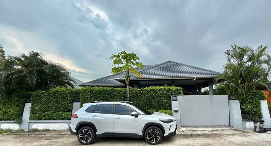 For sale 3 bedrooms villa in Jomtien, Pattaya
