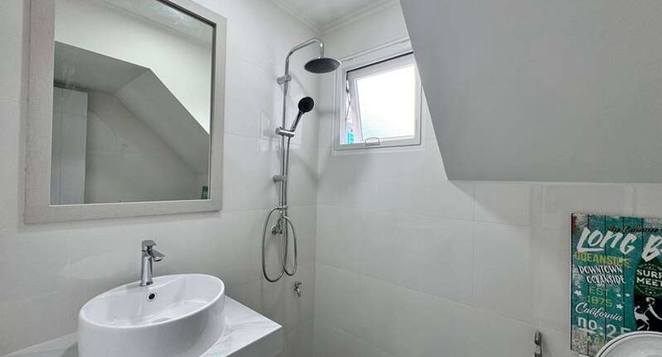 For sale 3 bedrooms villa in East Pattaya, Pattaya
