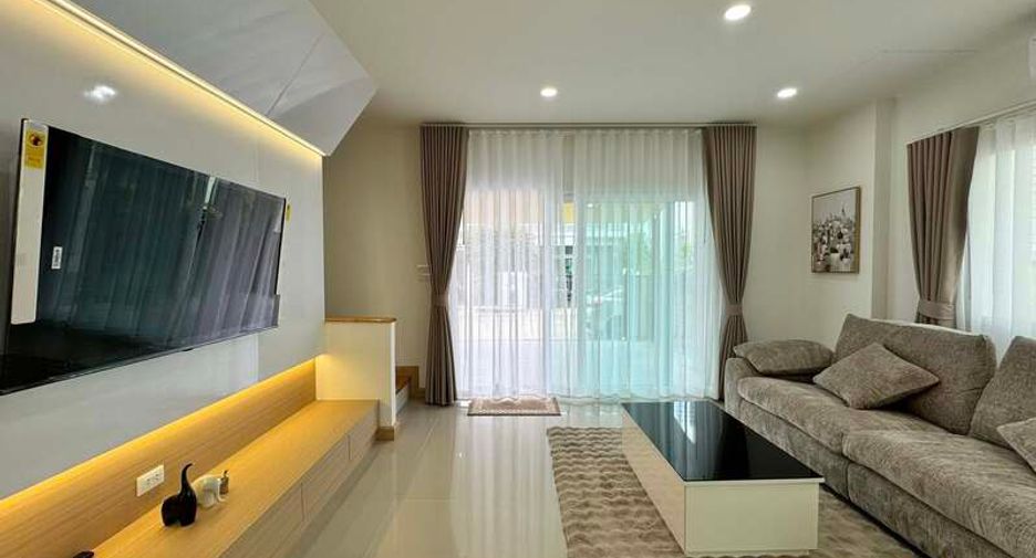 For sale 3 bedrooms villa in East Pattaya, Pattaya