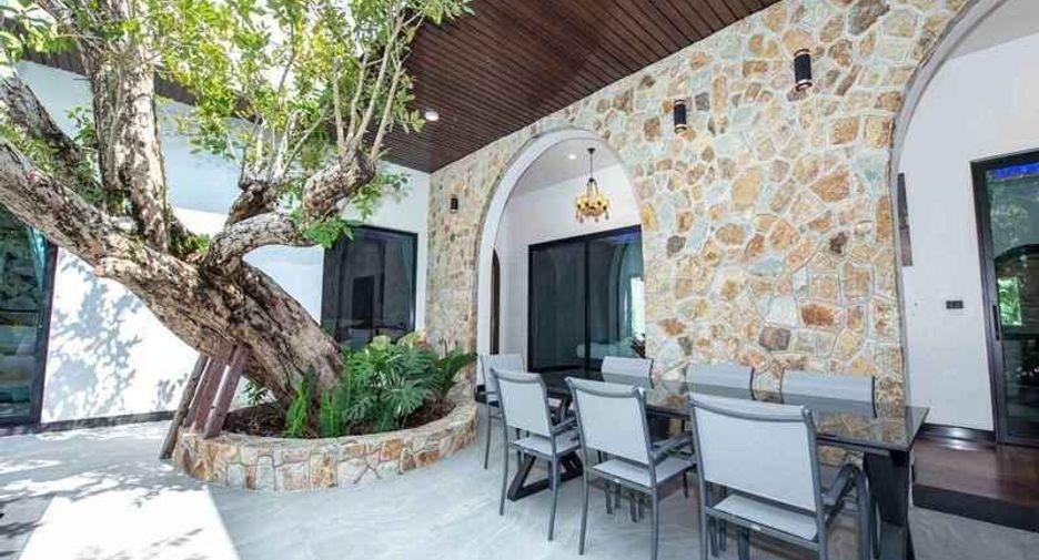 For rent 11 bedrooms villa in Huay Yai, Pattaya