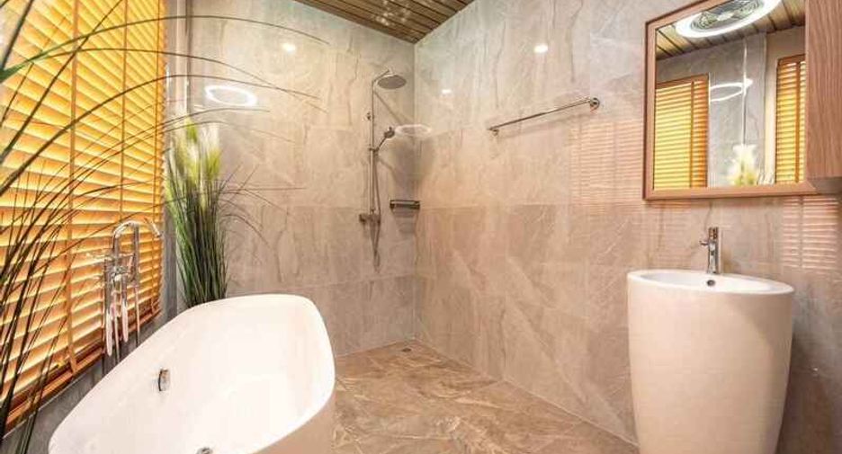 For rent 11 bedrooms villa in Huay Yai, Pattaya
