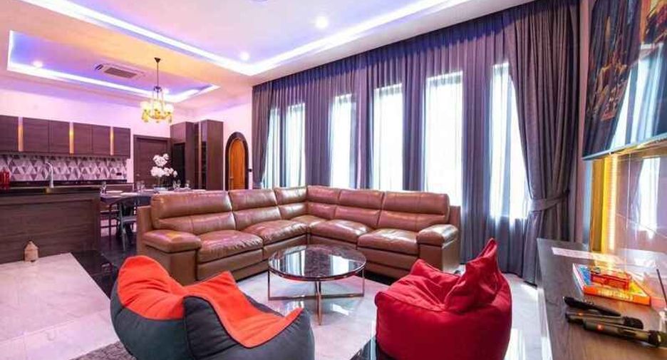 For rent 11 bedrooms villa in Huay Yai, Pattaya