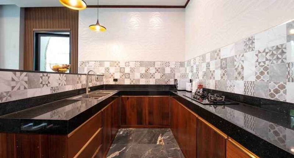 For rent 11 bedrooms villa in Huay Yai, Pattaya