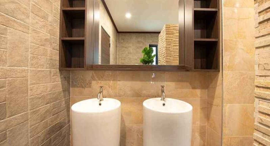 For rent 11 bedrooms villa in Huay Yai, Pattaya