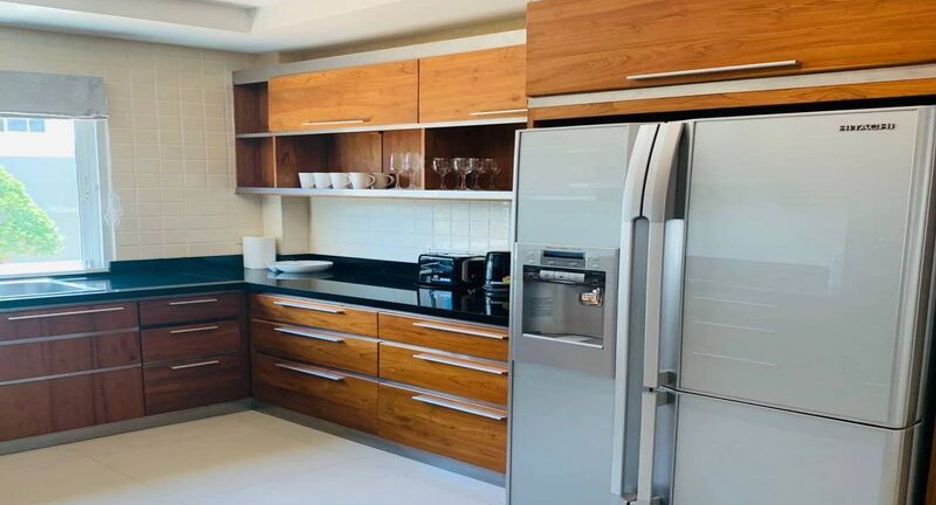 For sale 4 bedrooms house in Pratumnak, Pattaya