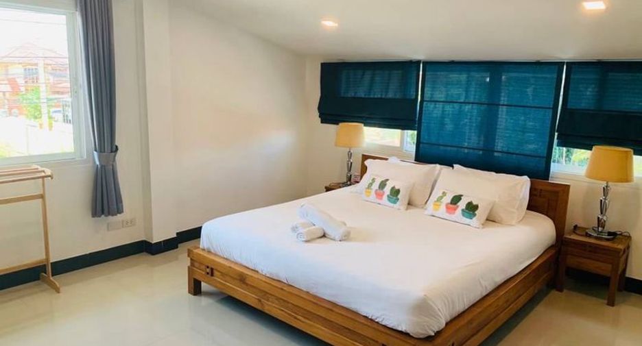For sale 4 bedrooms house in Pratumnak, Pattaya
