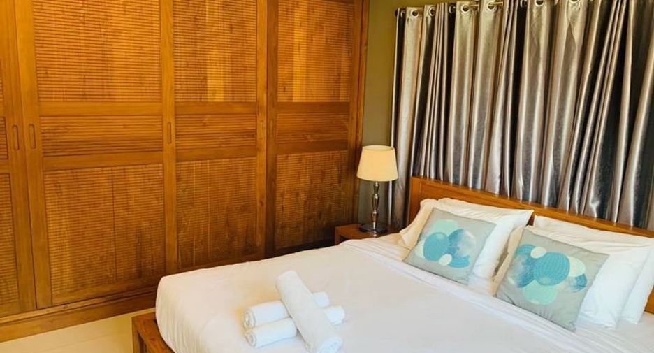 For sale 4 bedrooms house in Pratumnak, Pattaya