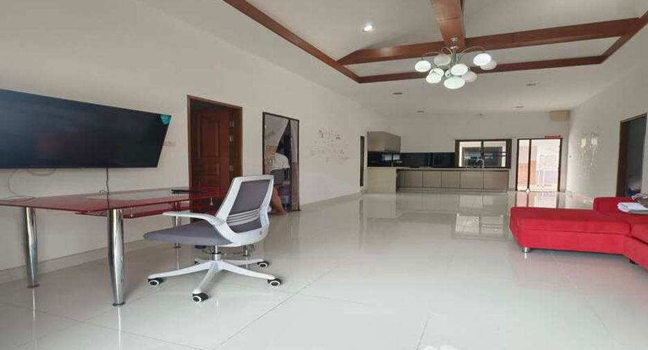For sale 8 bedrooms villa in Huay Yai, Pattaya