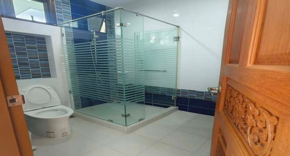 For sale 8 bedrooms villa in Huay Yai, Pattaya