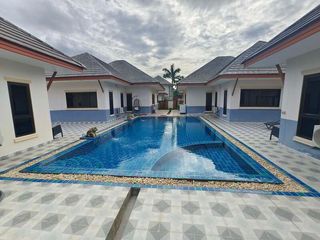 Villa zum Kauf mit 8 Zimmer in Bang Lamung, Chonburi
