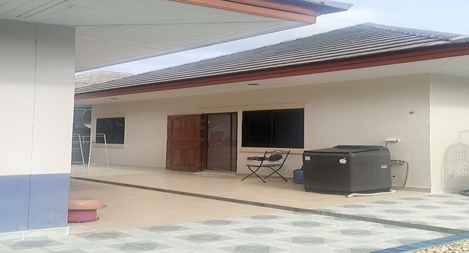 For sale 8 bedrooms villa in Huay Yai, Pattaya