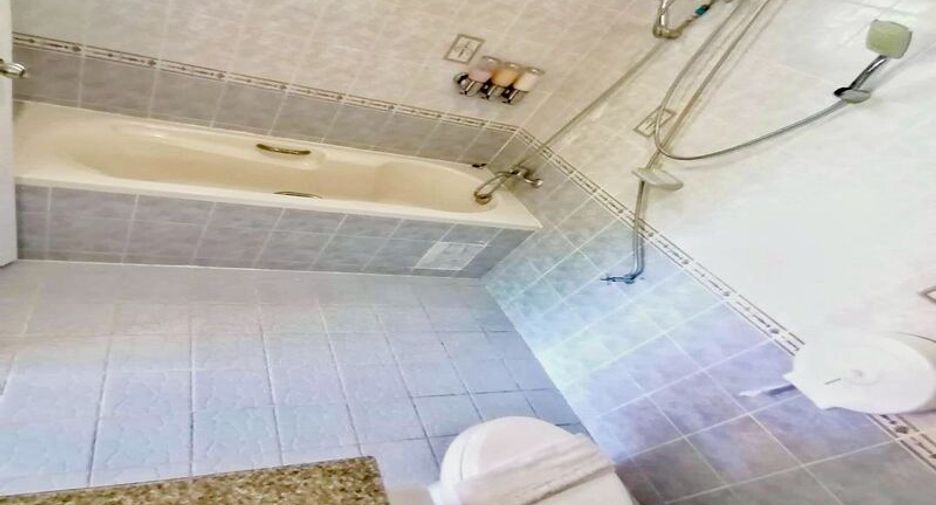 For sale 6 bedrooms villa in Jomtien, Pattaya