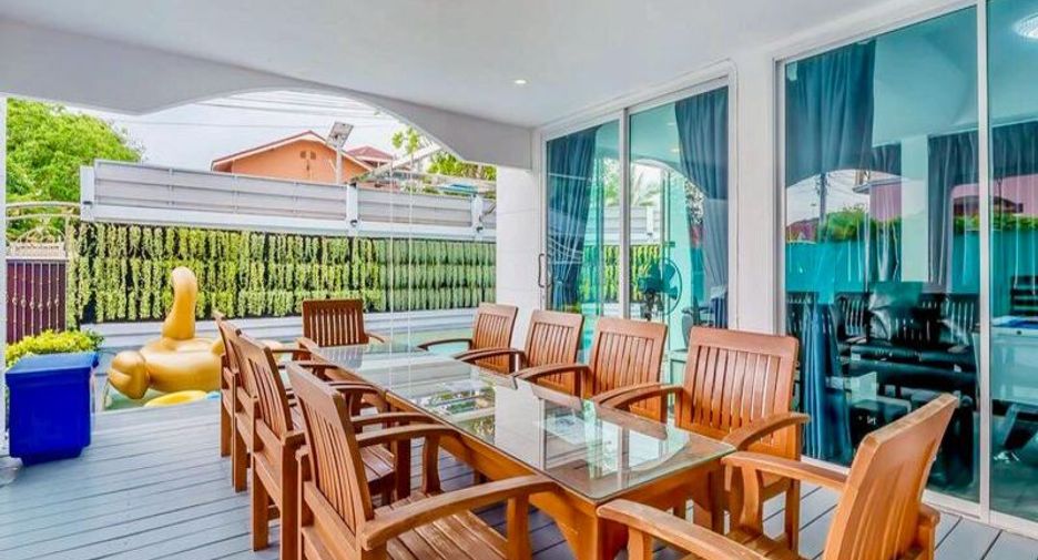 For sale 6 bedrooms villa in Jomtien, Pattaya