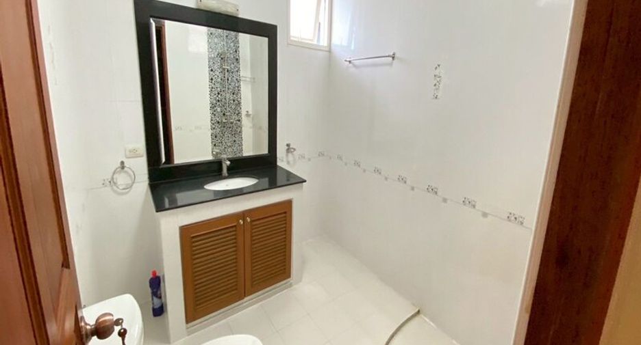 For rent 4 bedrooms villa in Jomtien, Pattaya