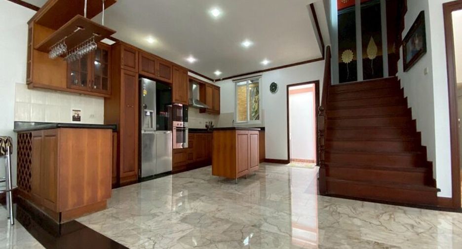 For rent 4 bedrooms villa in Jomtien, Pattaya