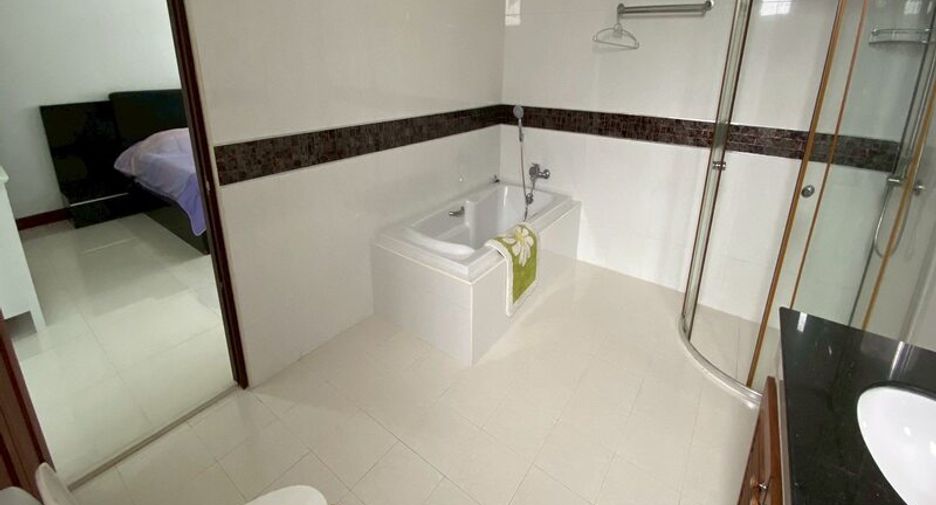 For rent 4 bedrooms villa in Jomtien, Pattaya