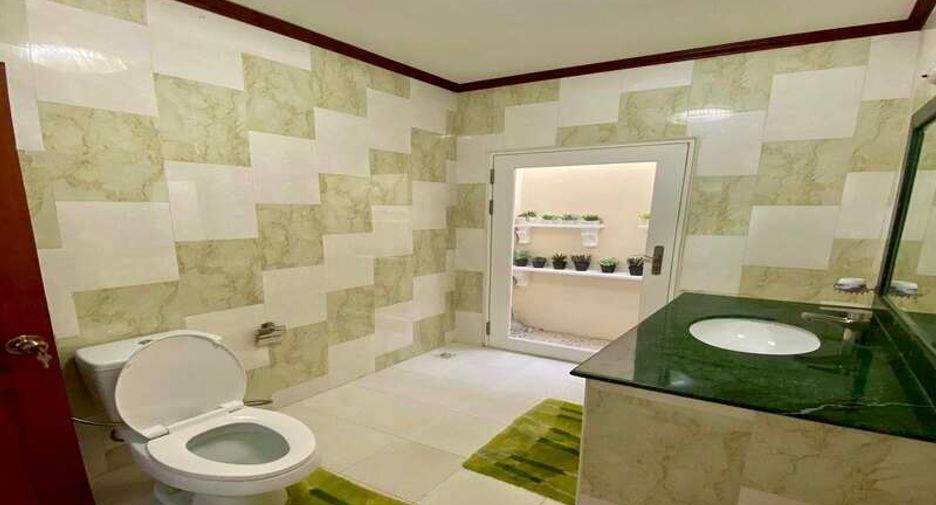 For rent 4 bedrooms villa in Jomtien, Pattaya