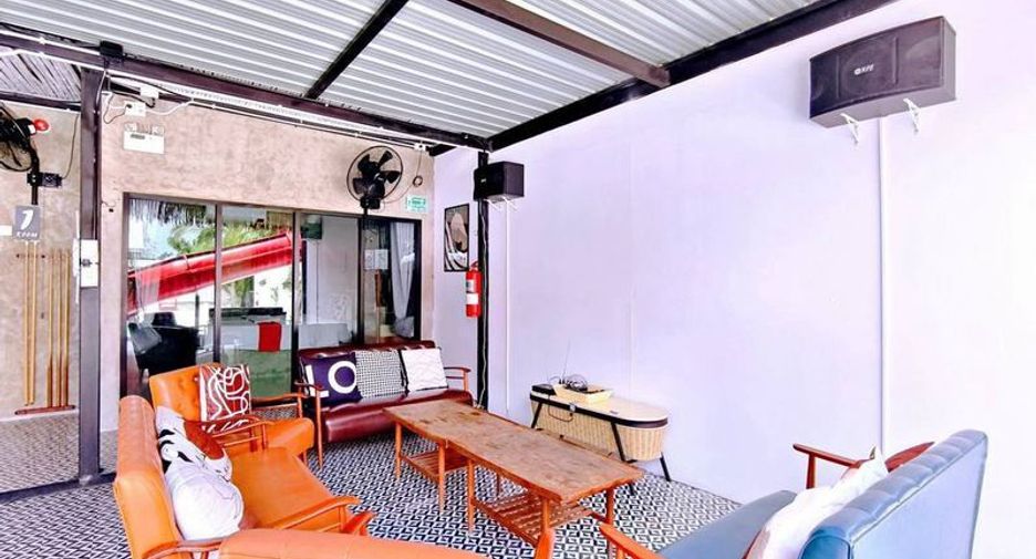 For rent 8 bedrooms villa in East Pattaya, Pattaya