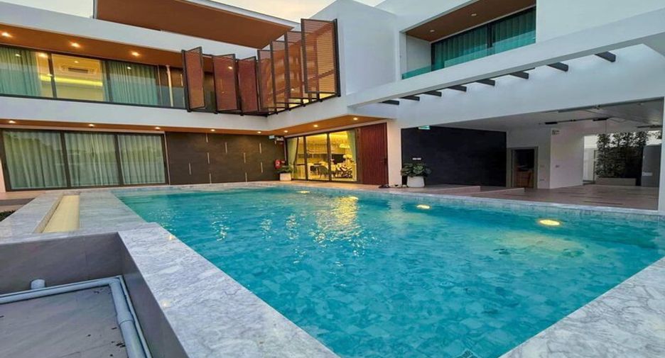 For rent 4 bedrooms villa in Jomtien, Pattaya