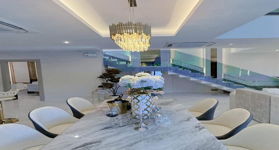 For rent 4 bedrooms villa in Jomtien, Pattaya
