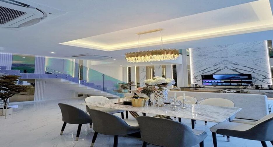 For rent 4 bedrooms villa in Jomtien, Pattaya
