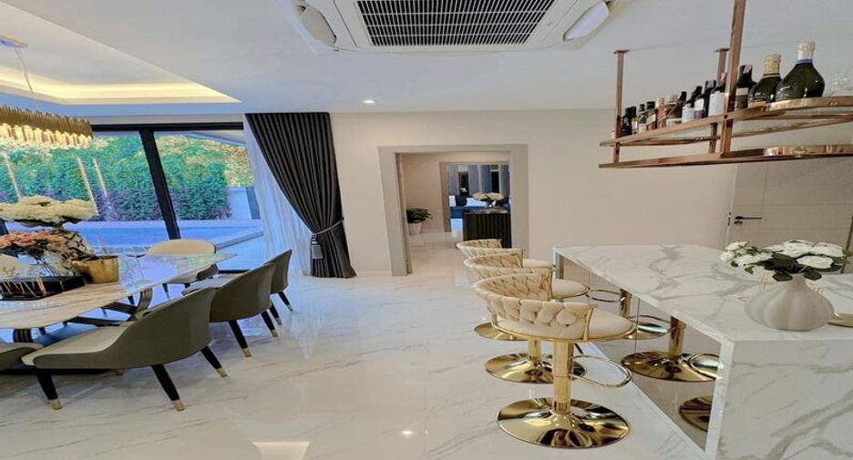 For rent 4 bedrooms villa in Jomtien, Pattaya