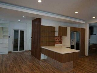Haus zum Kauf mit 6 Zimmer in Bang Lamung, Chonburi