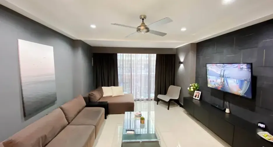 À vendre 3 chambres local commercial à East Pattaya, Pattaya