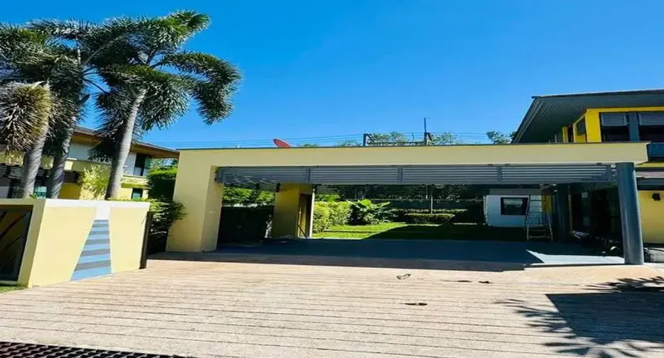 For sale 3 bedrooms house in East Pattaya, Pattaya