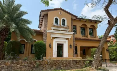 For sale 3 ベッドルーム villa in Sattahip, Chonburi