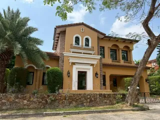 À vendre 3 chambres villa à Huay Yai, Pattaya