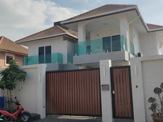 Villa zum Kauf und zur Miete mit 5 Zimmer in Bang Lamung, Chonburi