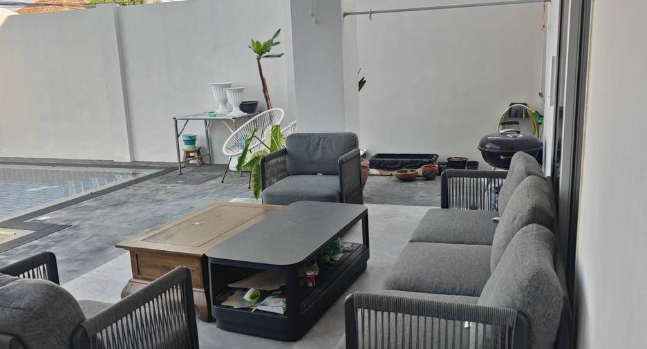 For sale and for rent 5 bedrooms villa in South Pattaya, Pattaya