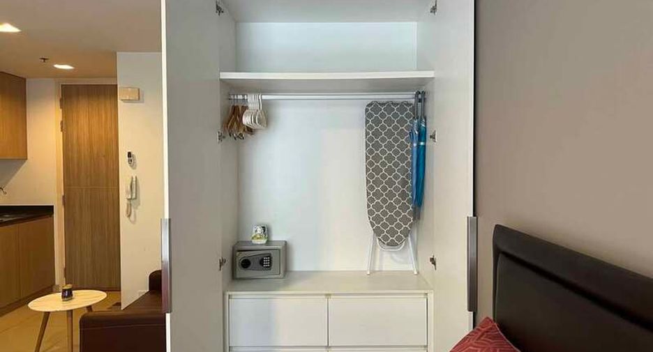 À vendre studio condo à Pratumnak, Pattaya