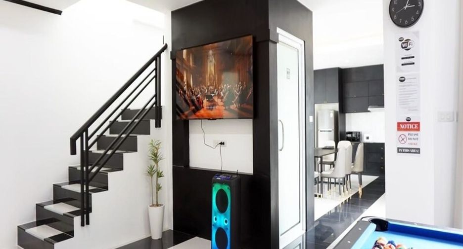 À vendre 4 chambres villa à Huay Yai, Pattaya
