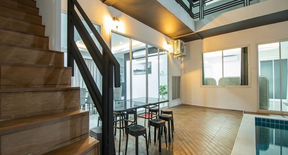 À vendre 4 chambres villa à Huay Yai, Pattaya