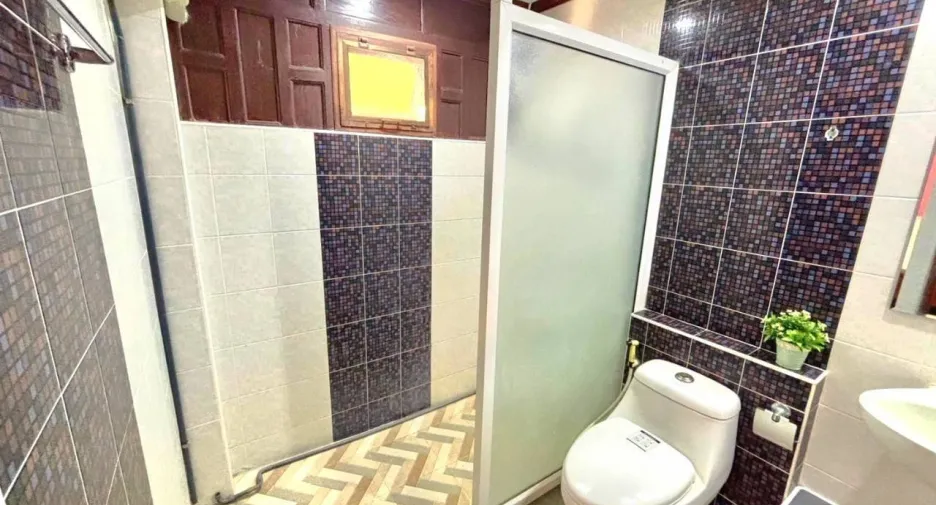 For rent 4 bedrooms villa in Huay Yai, Pattaya