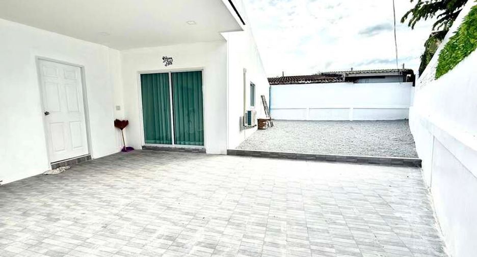 For sale 3 bedrooms townhouse in East Pattaya, Pattaya