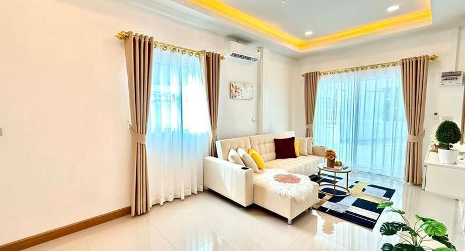 For sale 3 bedrooms townhouse in East Pattaya, Pattaya