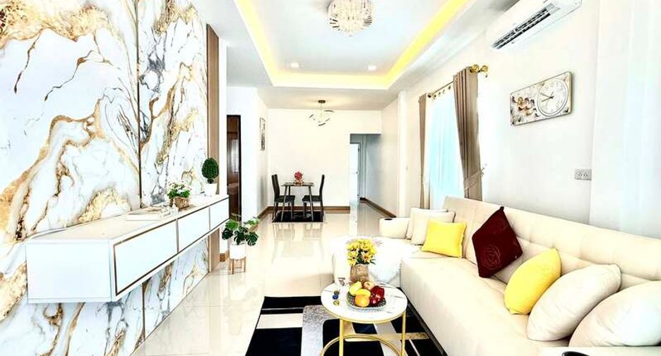 For sale 3 bedrooms townhouse in East Pattaya, Pattaya