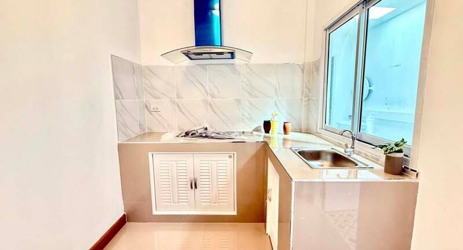 For sale 3 bedrooms townhouse in East Pattaya, Pattaya