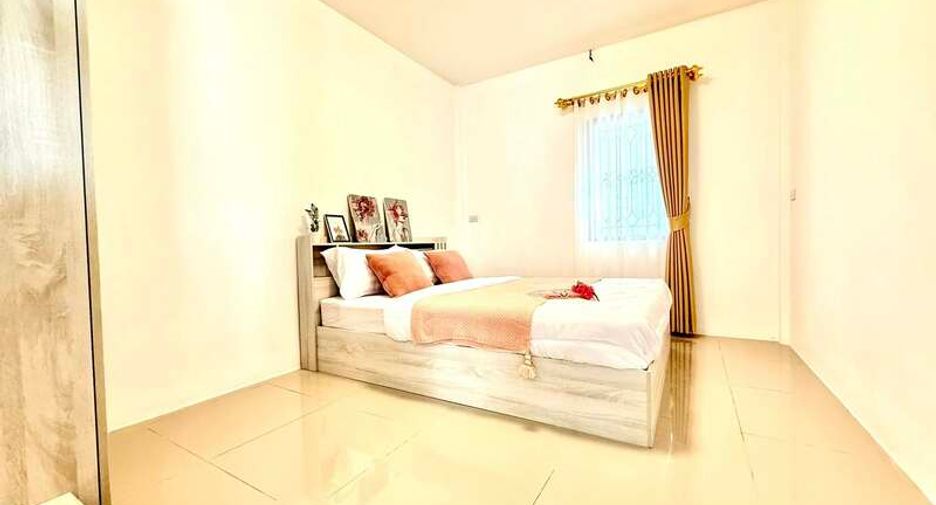 For sale 3 bedrooms townhouse in East Pattaya, Pattaya