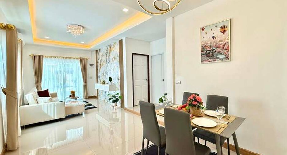 For sale 3 bedrooms townhouse in East Pattaya, Pattaya