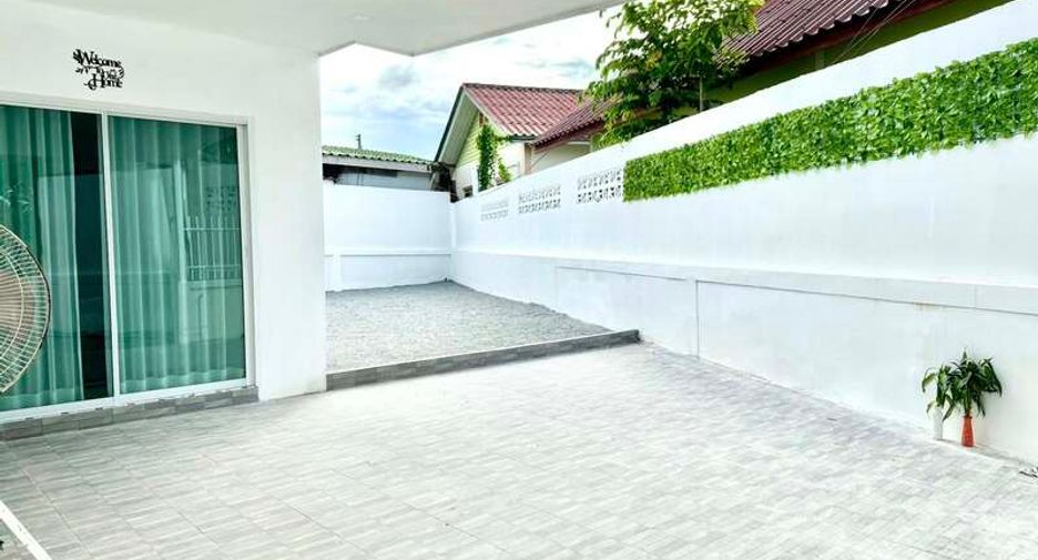For sale 3 bedrooms townhouse in East Pattaya, Pattaya