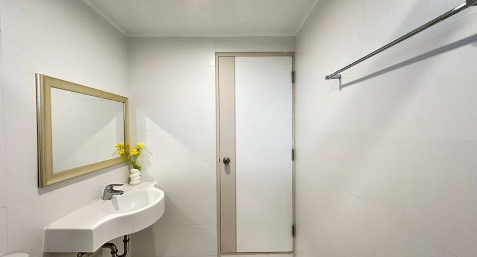 For sale 1 bed condo 