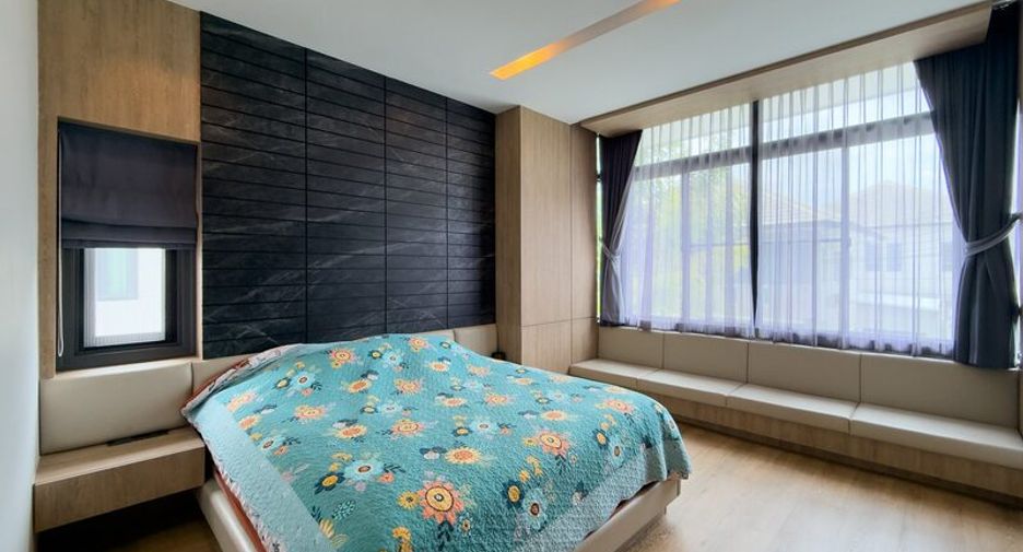 For sale 3 bedrooms house in East Pattaya, Pattaya