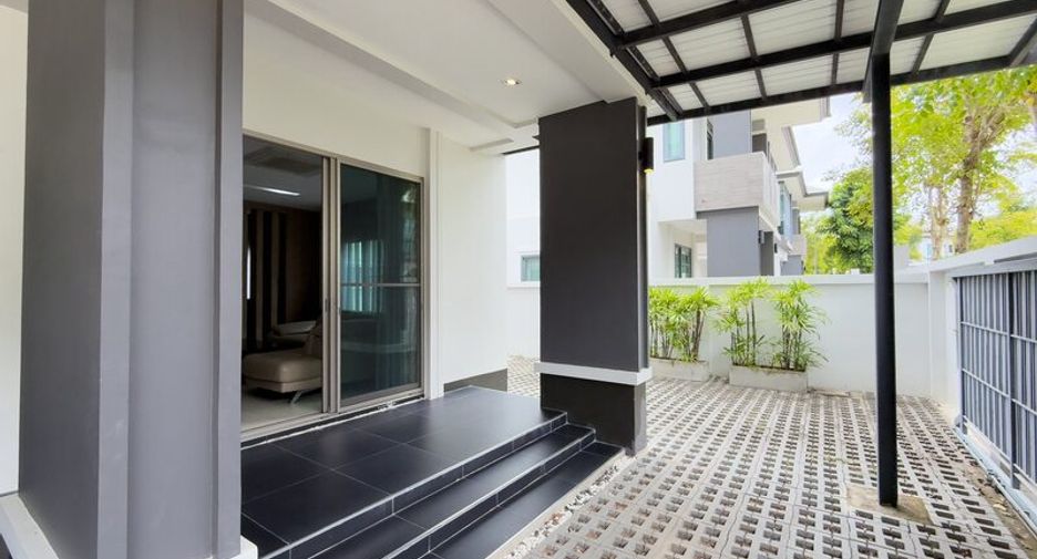 For sale 3 bedrooms house in East Pattaya, Pattaya