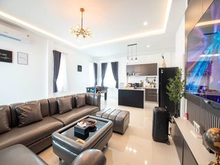 For sale 5 bedrooms house in Bang Lamung, Chonburi