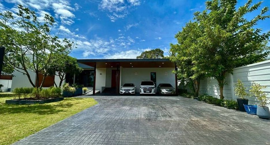 For sale 2 bedrooms villa in Huay Yai, Pattaya