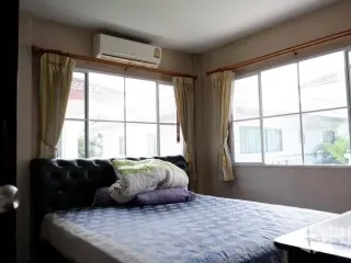 出租 4 卧室 独立屋 在 Prawet, 曼谷